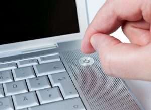 Что делать, если залил клавиатуру ноутбука? Ремонт или покупка нового лэптопа?