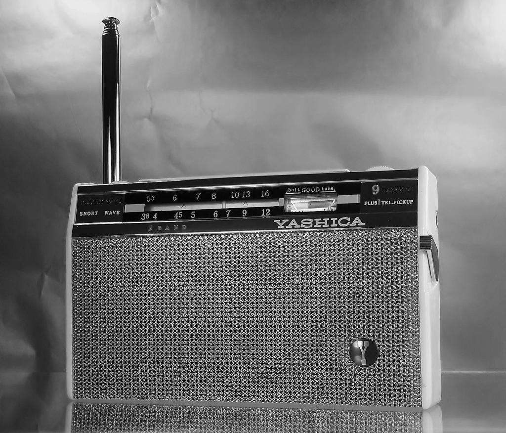 Старый радио-транзистор.